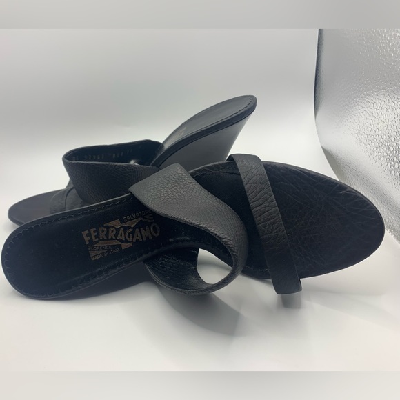 Authentic Salavatore Ferragamo Shoes - Size 11 - Picture 4 of 10